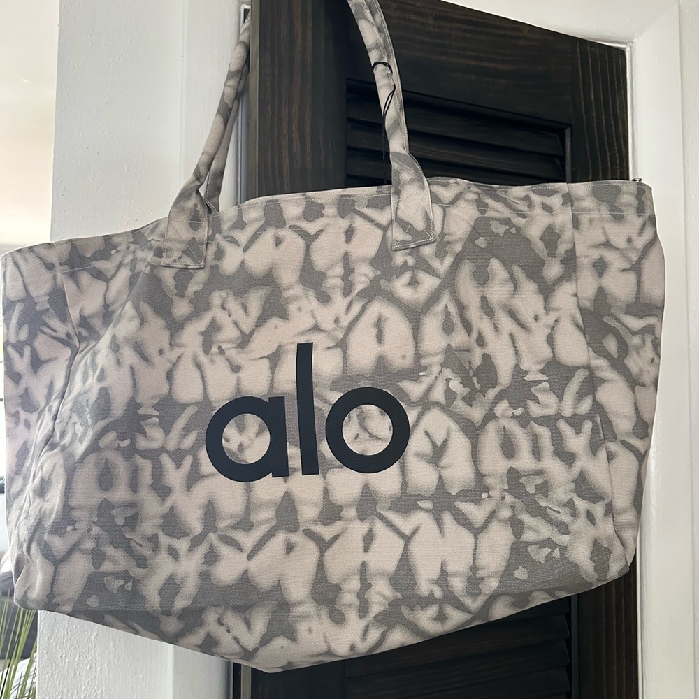 ALO Yoga Gray Tote Bag